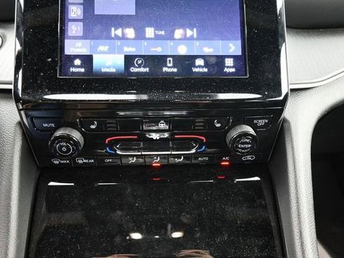 Used 2024 Jeep Grand Cherokee L Laredo AWD/4WD image 27