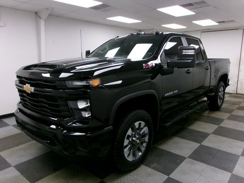 Certified 2024 Chevrolet Silverado 2500 Custom w/ Custom Value Package image 1