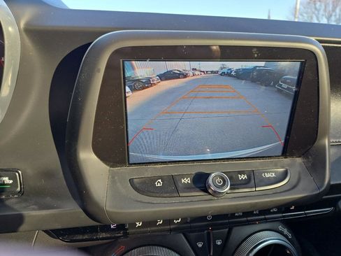 Used 2017 Chevrolet Camaro LT w/ Technology Package image 8