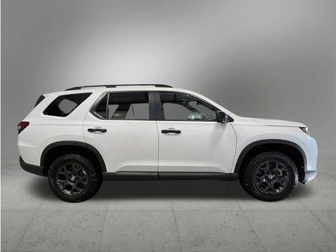 New 2026 Honda Pilot TrailSport image 8