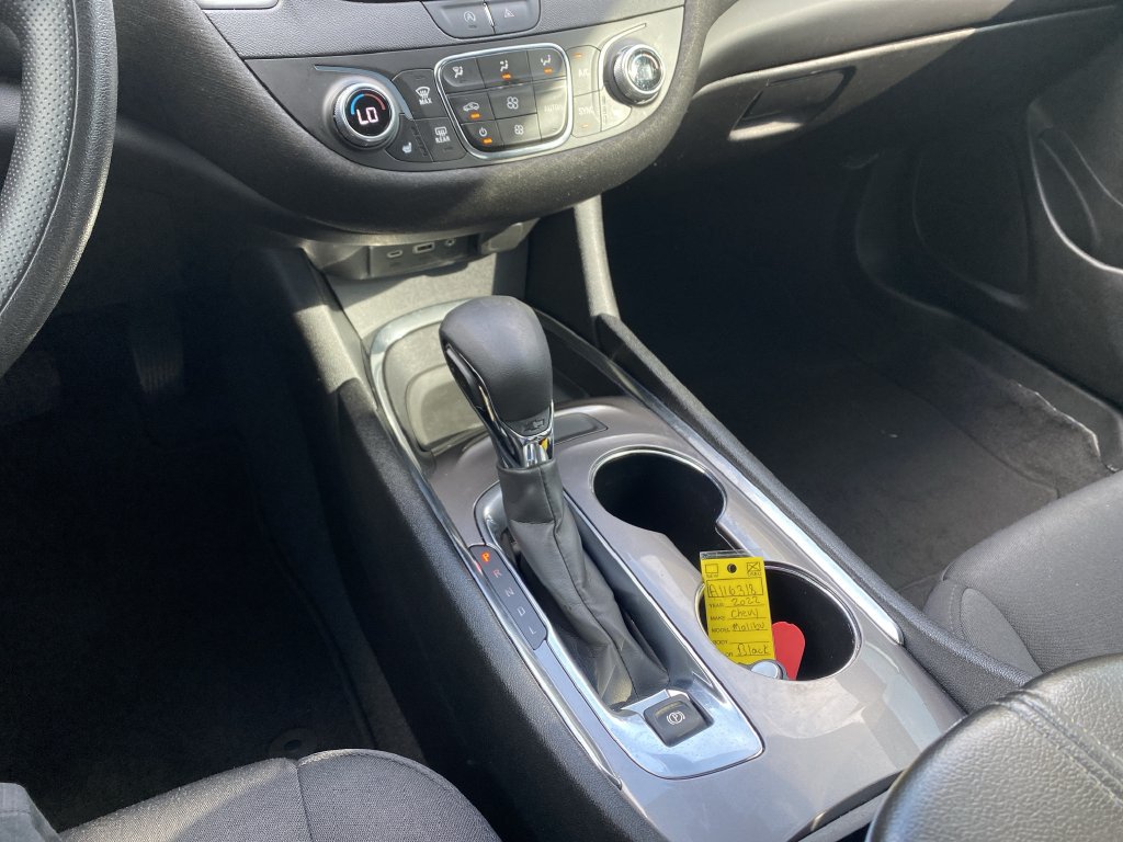 Used 2022 Chevrolet Malibu LT FWD image 23