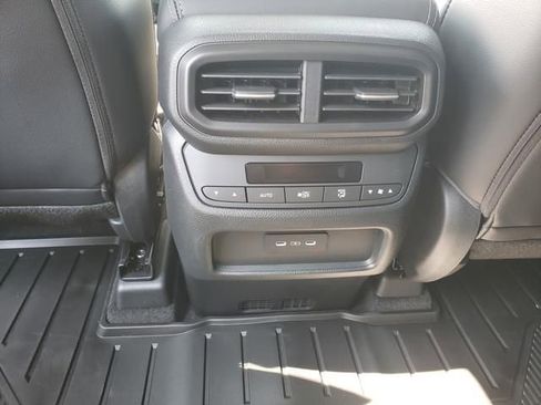 Used 2025 Honda Pilot EX-L image 13