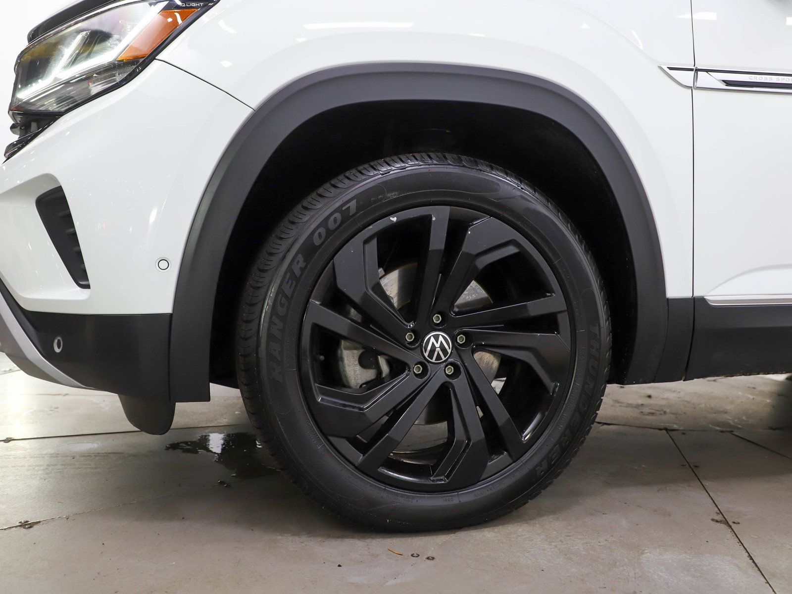 Used 2021 Volkswagen Atlas Cross Sport SEL Premium AWD/4WD image 28