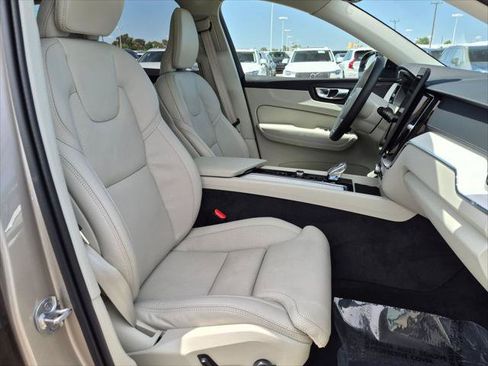 Used 2026 Volvo XC60 B5 Ultra w/ Protection Package Premier AWD/4WD image 26