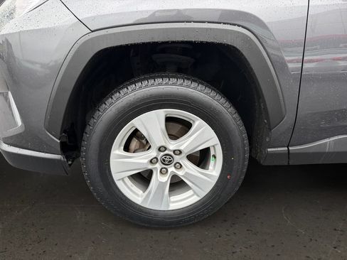 Used 2021 Toyota RAV4 XLE AWD/4WD image 27