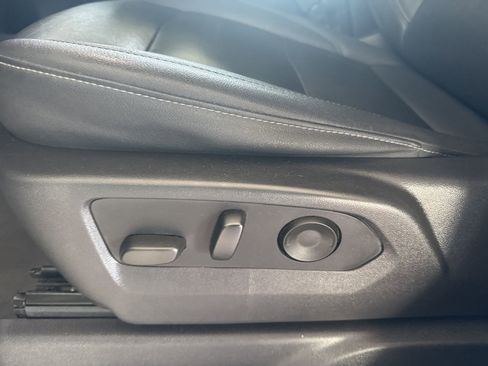 Used 2024 GMC Sierra 1500 SLT image 23