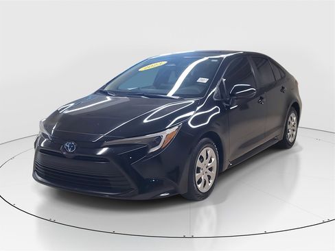 Certified 2023 Toyota Corolla LE image 4