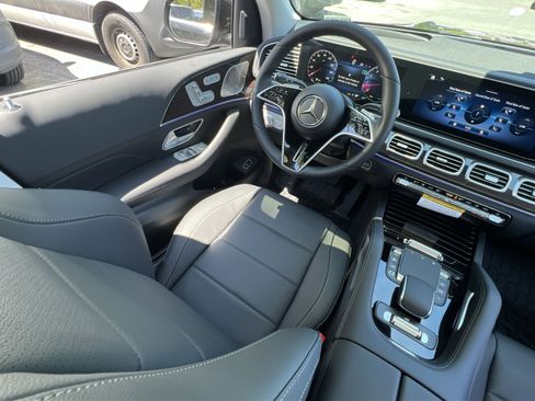 New 2026 Mercedes-Benz GLS 450 4MATIC image 16