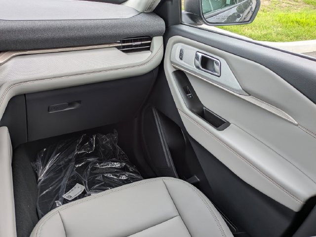 Certified 2026 Ford Explorer Active w/ Active Comfort Package RWD image 17