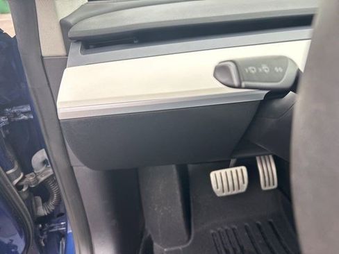 Used 2023 Tesla Model 3 Performance image 18