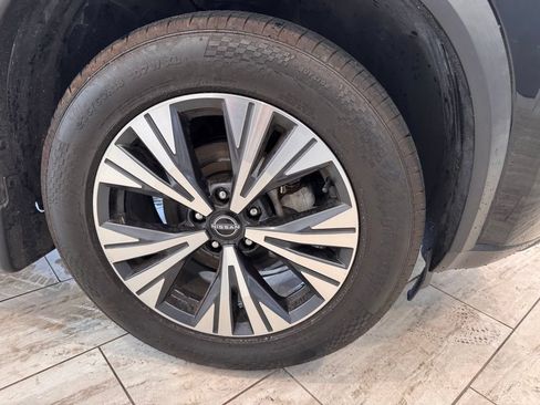 Used 2023 Nissan Rogue SV FWD image 18