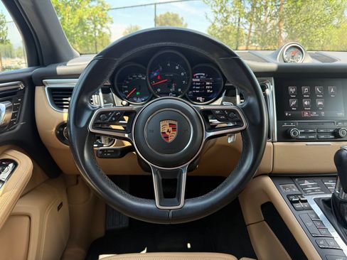 Certified 2017 Porsche Macan AWD/4WD image 15