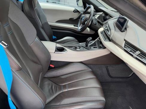 Used 2019 BMW i8 Roadster AWD/4WD image 11