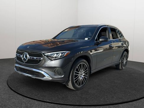 Certified 2025 Mercedes-Benz GLC 300 4MATIC image 2