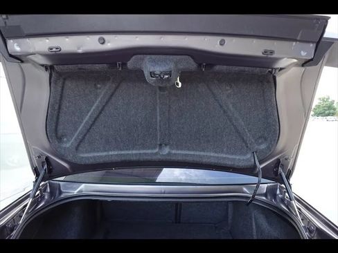 Used 2016 Dodge Challenger SRT RWD image 24