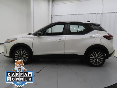 Used 2023 Nissan Kicks SV image 6