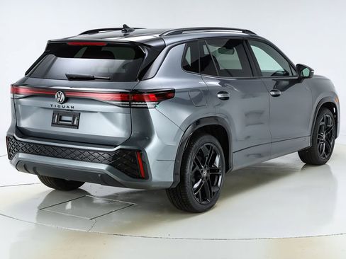 New 2026 Volkswagen Tiguan SE R-Line image 9