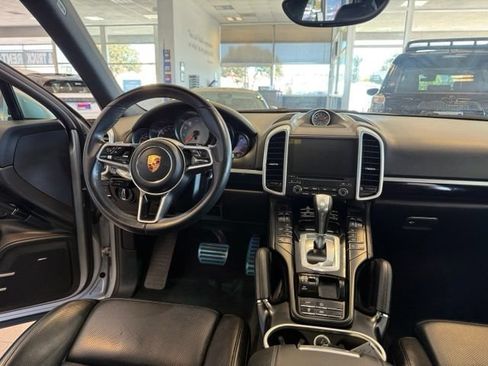 Used 2017 Porsche Cayenne S AWD/4WD image 27