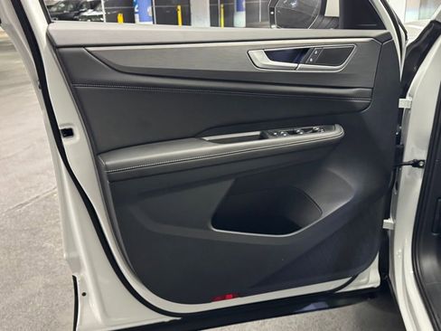 New 2026 Volkswagen Atlas Cross Sport SE image 18