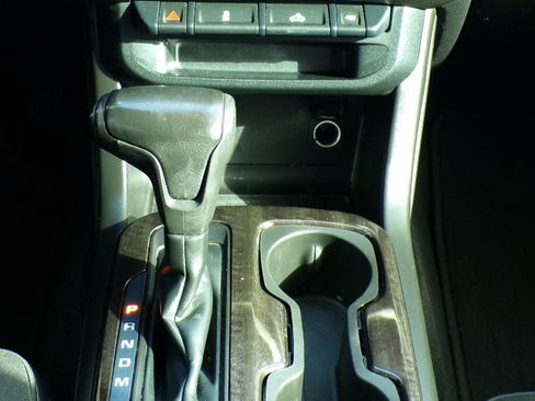 Used 2016 GMC Canyon SLE w/ SLE Convenience Package image 18