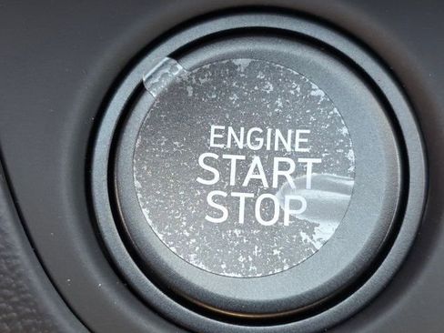 Certified 2025 Hyundai Elantra SEL image 28