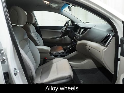 Used 2018 Hyundai Tucson Sport image 12