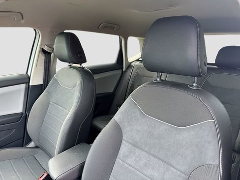 Used 2023 Volkswagen Taos SE image 12