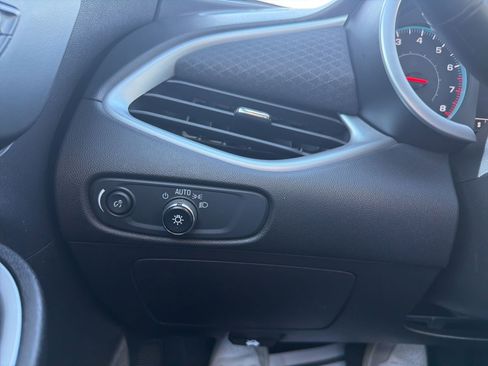 Used 2023 Chevrolet Malibu LT image 18