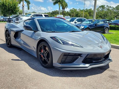 Used 2025 Chevrolet Corvette Stingray Premium Cpe w/ Z51 Performance Package RWD image 2