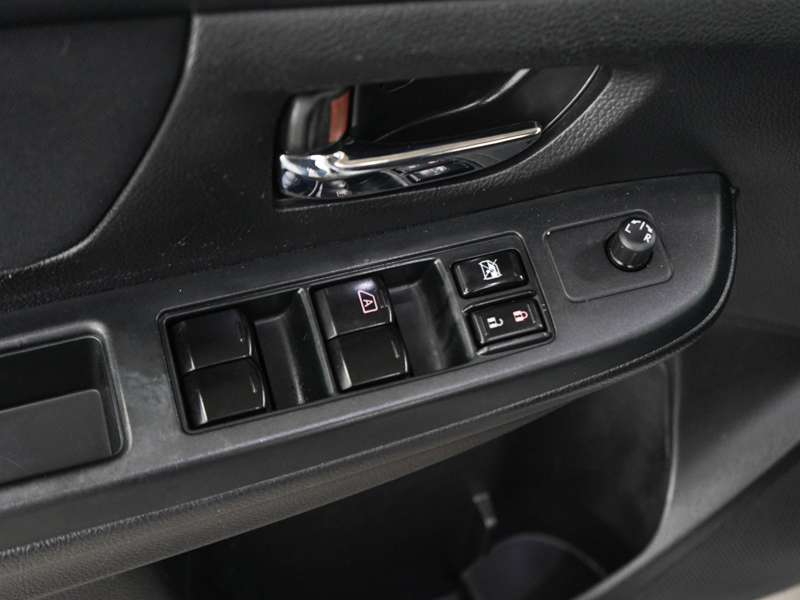 Used 2014 Subaru Impreza 2.0i Premium w/ All-Weather Package w/CVT AWD/4WD image 19