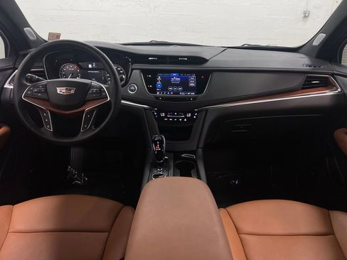 Used 2025 Cadillac XT5 Premium Luxury FWD image 14