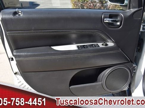 Used 2015 Jeep Compass Latitude image 16