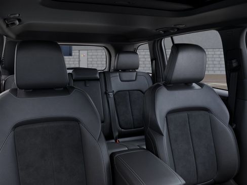 New 2025 Jeep Grand Cherokee Altitude image 34