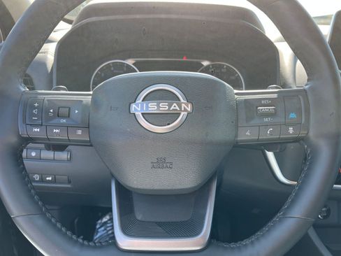 Used 2025 Nissan Rogue SV image 30