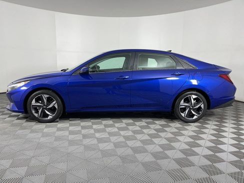 Used 2023 Hyundai Elantra SEL w/ Convenience Package FWD image 5