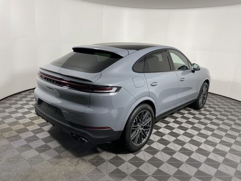 Used 2025 Porsche Cayenne Coupe AWD/4WD image 7