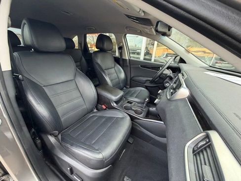 Used 2016 Kia Sorento EX image 12