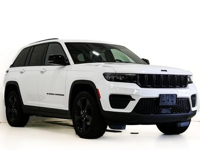 Used 2023 Jeep Grand Cherokee Altitude