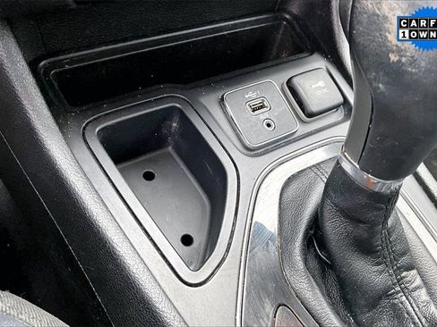 Used 2019 Jeep Cherokee Limited image 30