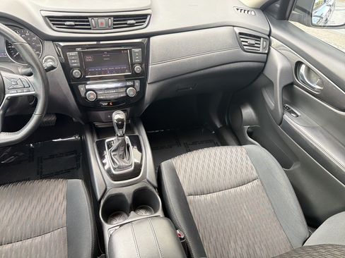Used 2018 Nissan Rogue SV FWD image 29