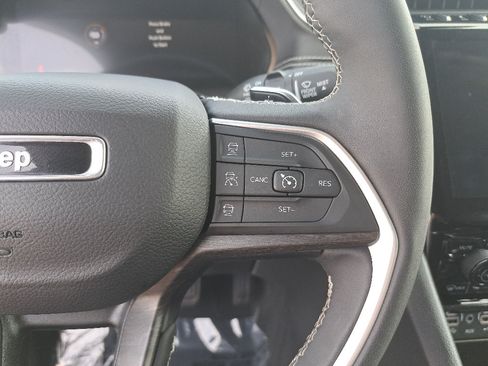 Certified 2023 Jeep Grand Cherokee L Limited AWD/4WD image 20