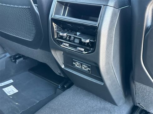 New 2025 Jeep Grand Cherokee Laredo image 17