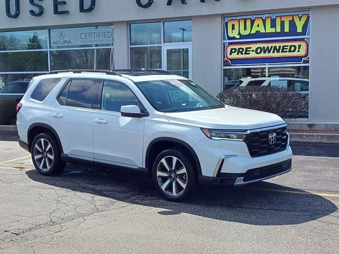 Used 2024 Honda Pilot Touring image 1