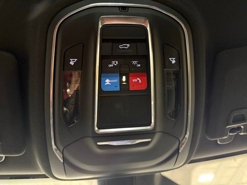 New 2025 Jeep Grand Cherokee Laredo w/ Luxury Tech Group I image 22