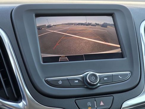 Used 2024 Chevrolet Equinox LS FWD image 10
