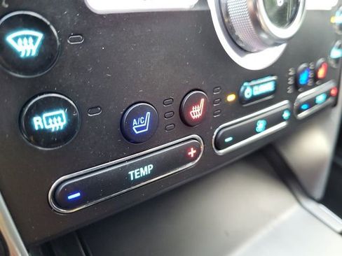 Used 2018 Ford Explorer Limited image 23