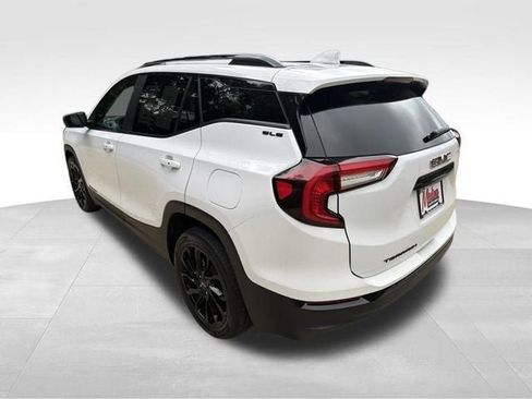 Used 2023 GMC Terrain SLE w/ Driver Convenience Package FWD image 7