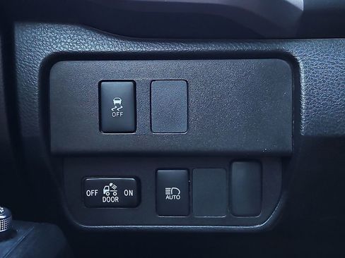 Used 2020 Toyota Tacoma SR5 image 20