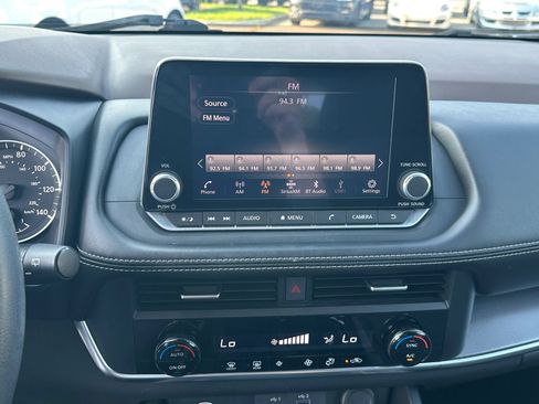 Used 2023 Nissan Rogue SV AWD/4WD image 22