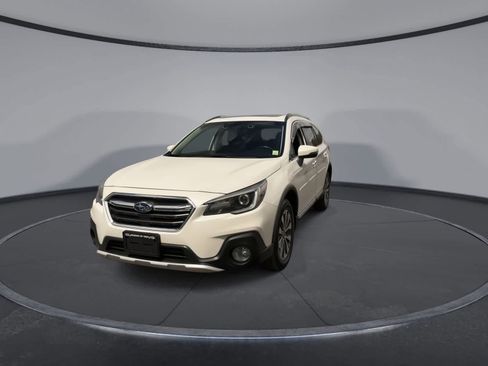 Used 2019 Subaru Outback 3.6R Touring AWD/4WD image 3